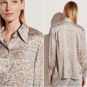 VINCE 100% silk Carnation Shaped Collar Blouse in Blue Fog  NWT